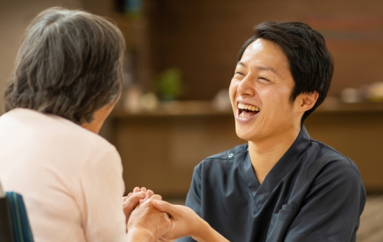 神戸市北区/サ高住の夜勤看護師募集/有休消化100％を推奨しているのでプライベート充実!ＷワークＯＫ!／見学OK！／＜介護＞